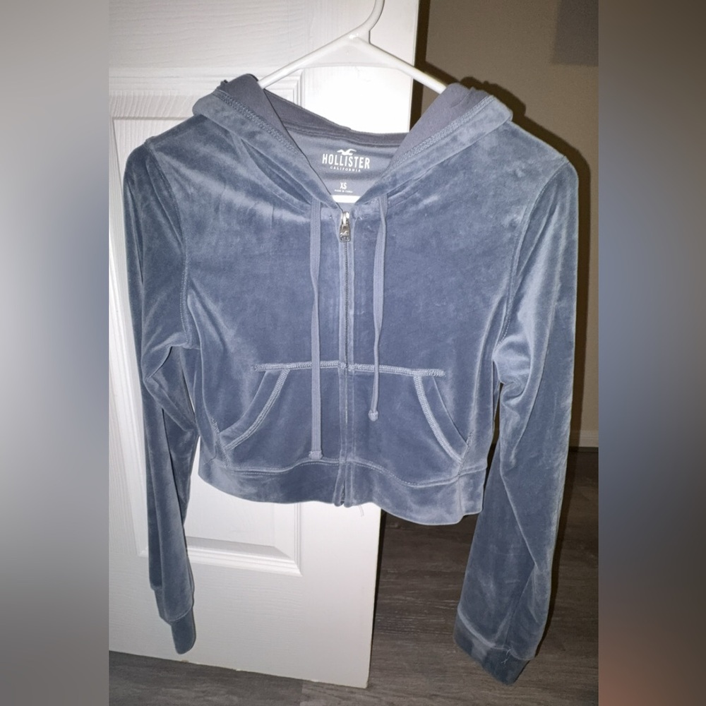 Hollister cropped Women's Blue Velour Hoodie